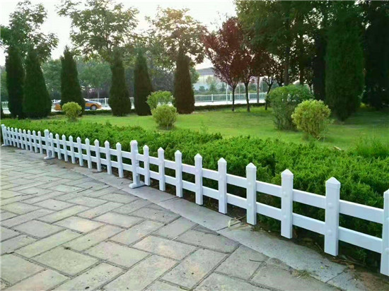pvc护栏.jpg
